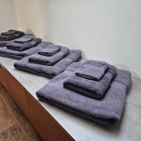 Toelgyes Apartmanhaz Szeged Buitenkant foto