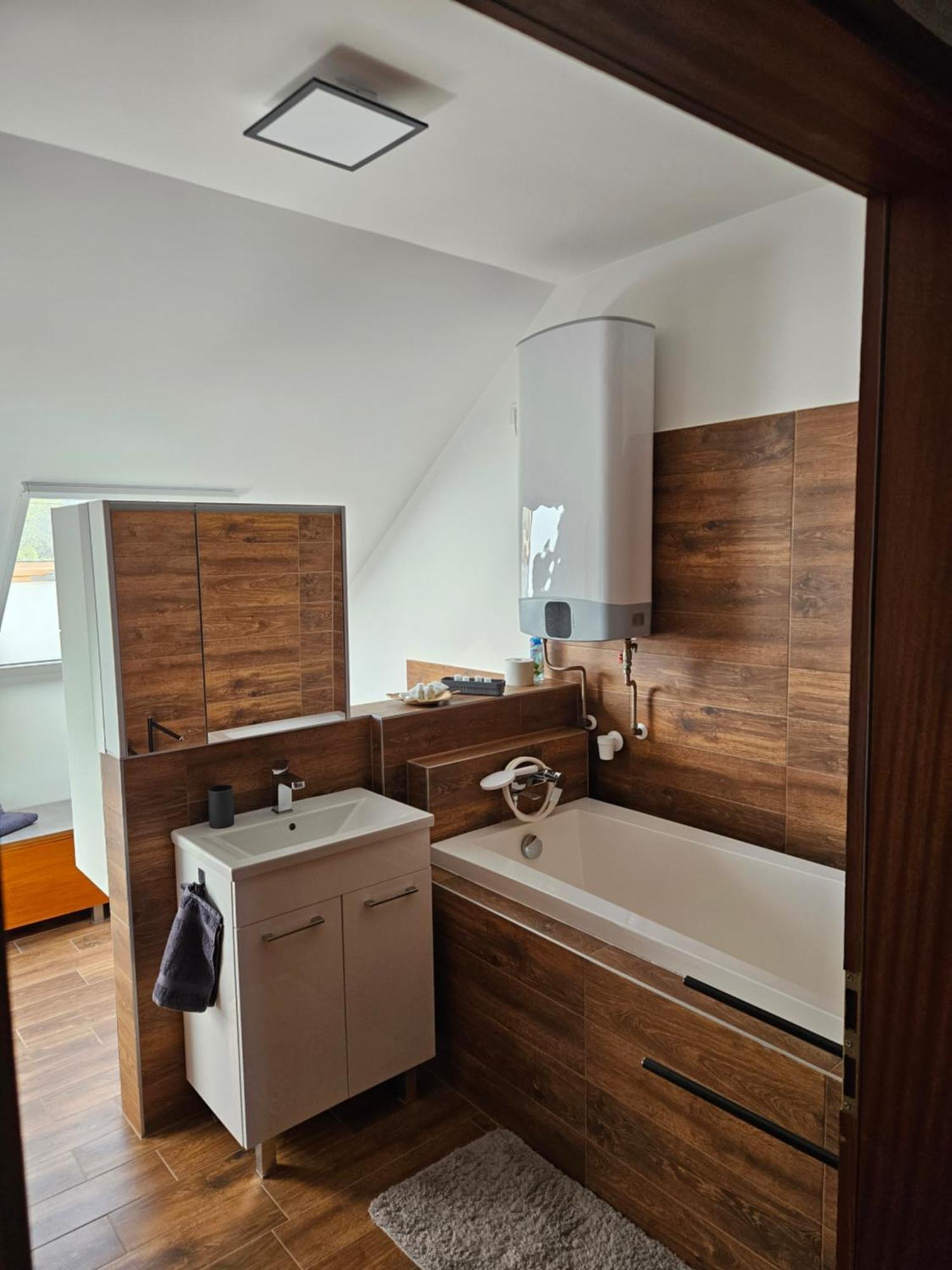 Toelgyes Apartmanhaz Szeged Buitenkant foto