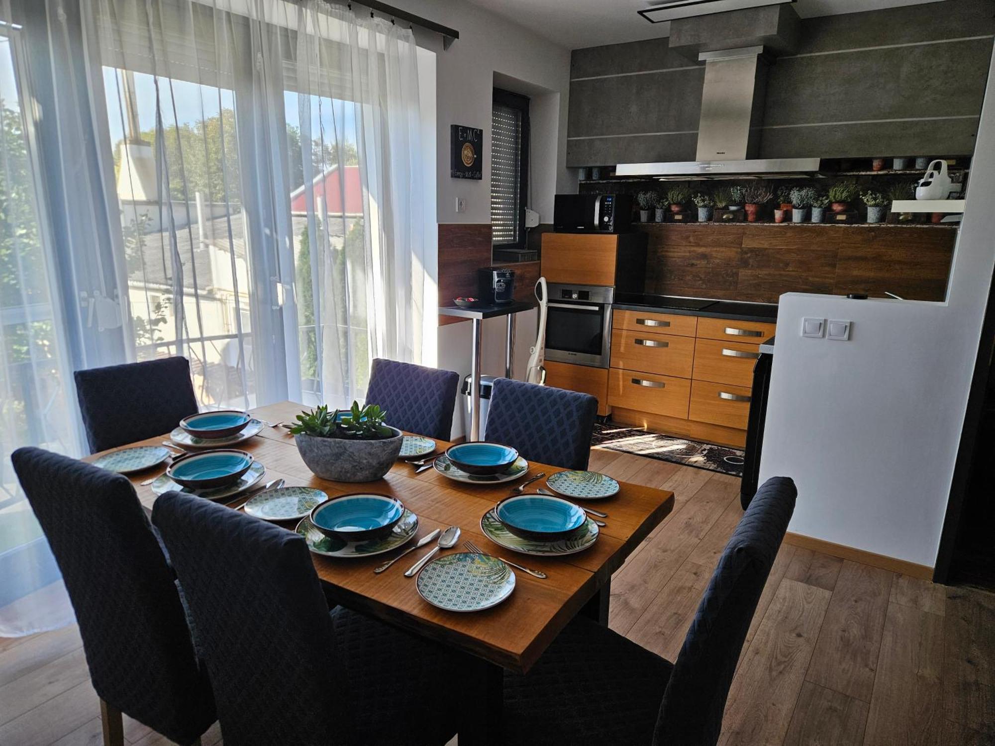 Toelgyes Apartmanhaz Szeged Buitenkant foto