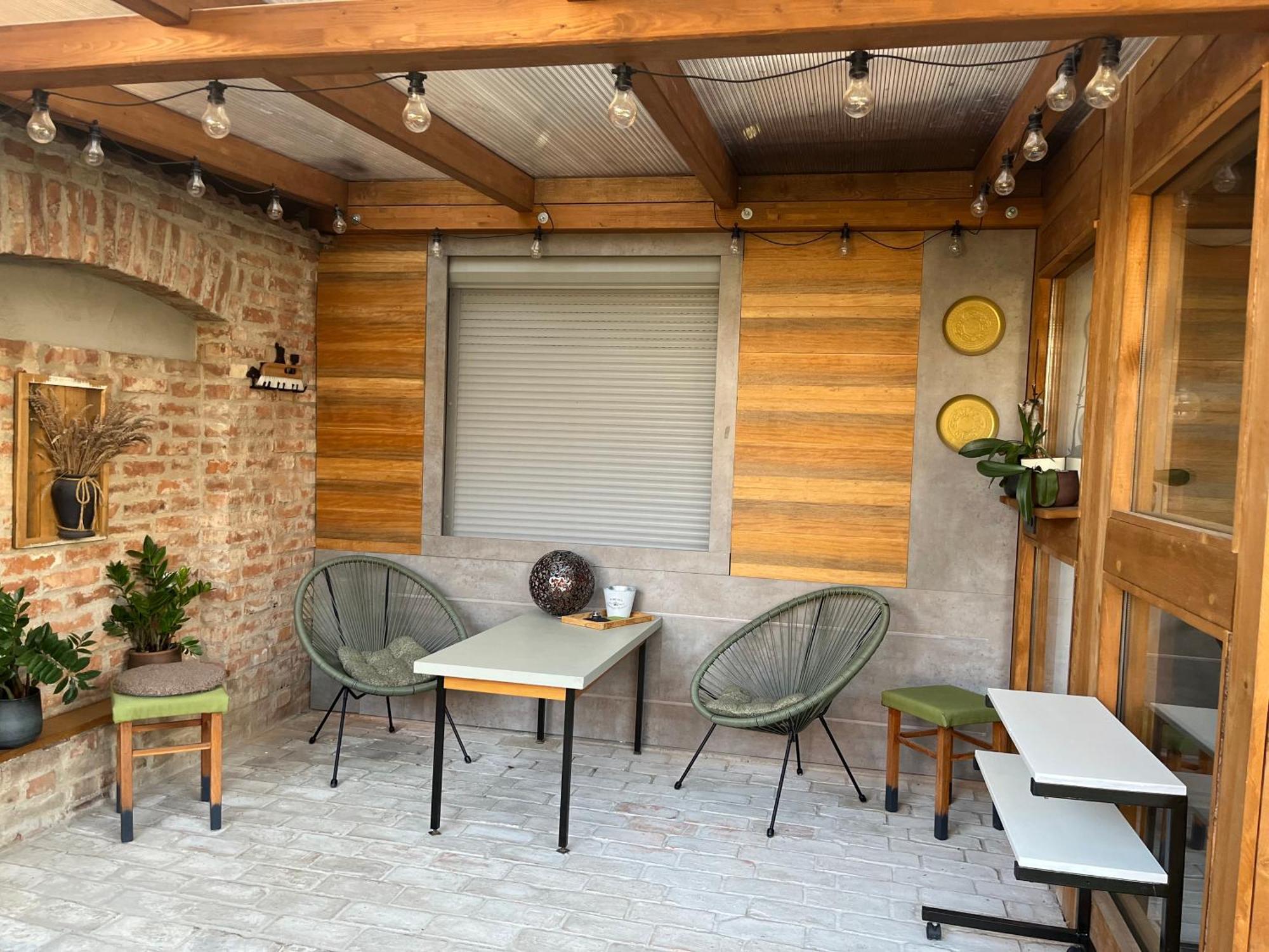 Toelgyes Apartmanhaz Szeged Buitenkant foto