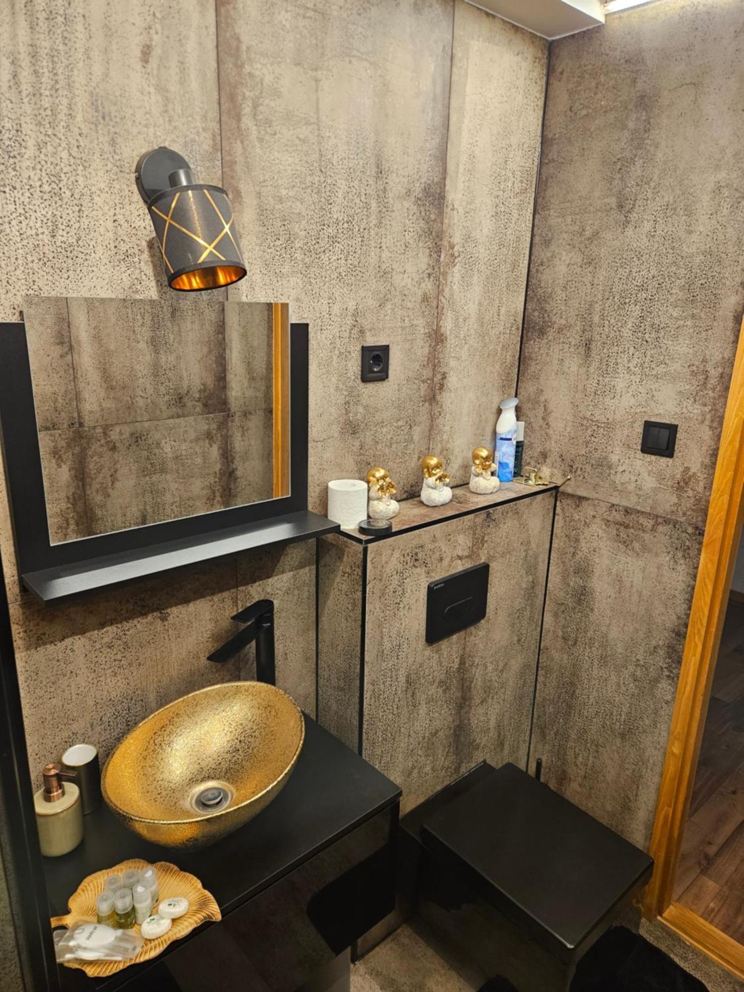 Toelgyes Apartmanhaz Szeged Buitenkant foto